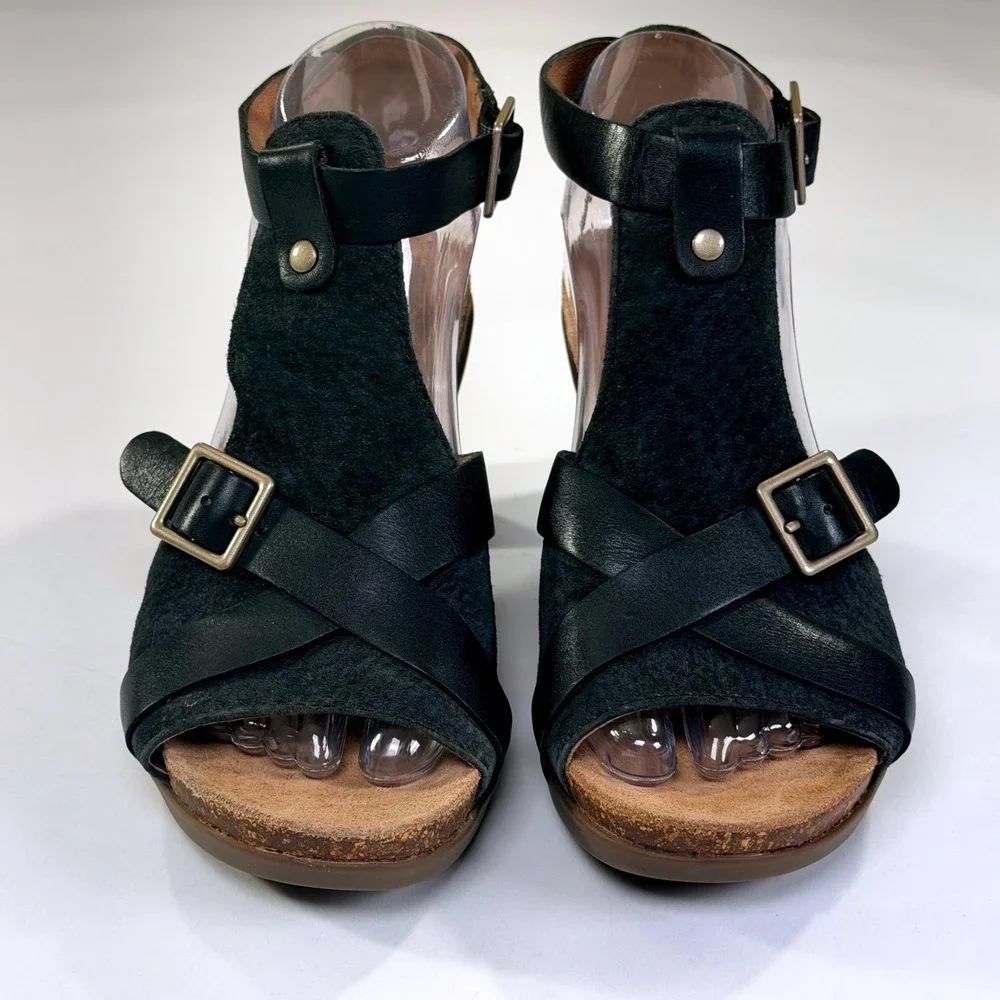 Dansko Dominique Sandals Womens 38/7.5-8 Black Leather T-Strap Chunky Platform